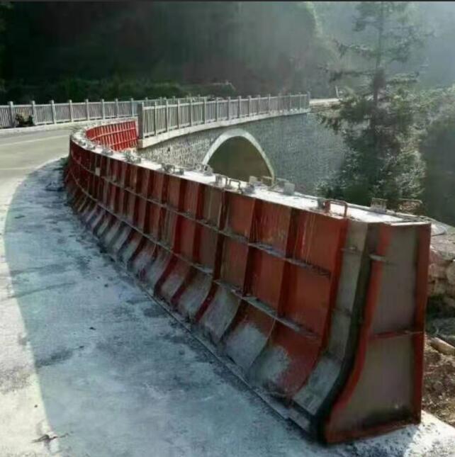 隔离墩时博网页版页面登录_时博（中国）.jpg